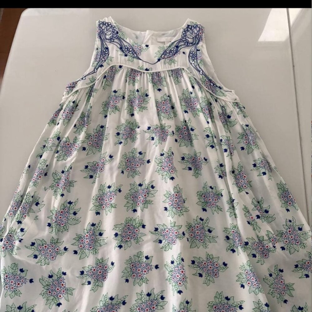 Chloe girls size 10